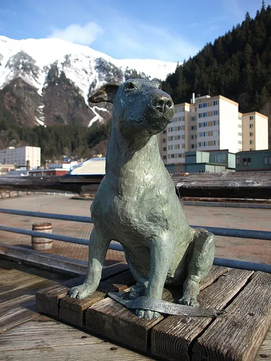 Staty av Patsy Ann - Alaskas mest kända hund